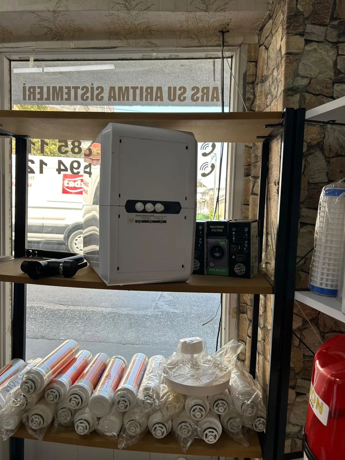 ARS Su Arıtma mağazasında su arıtma filtreleri